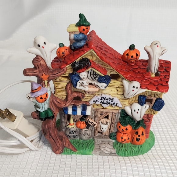 Halloween Spooky Hollow Small Lighted Porcelain House Haunted Ghosts 1997 - Picture 4 of 11